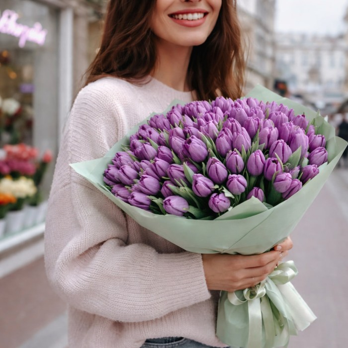 Букет 101 фиолетовый тюльпан