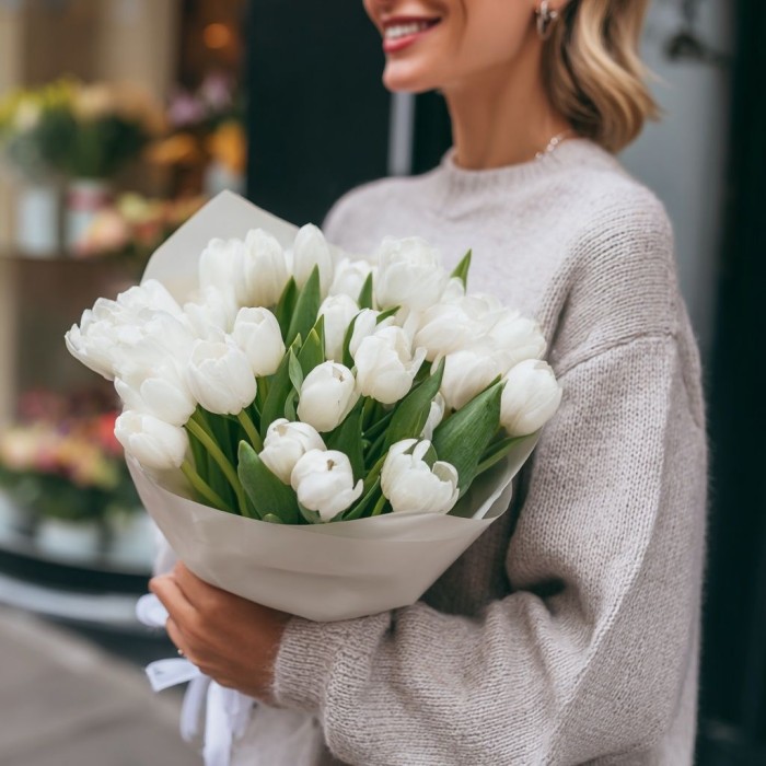 Букет 25 белых тюльпанов