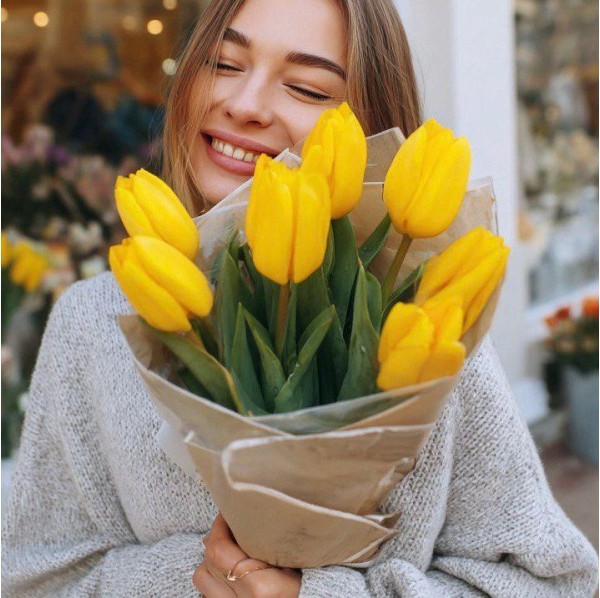 Букет 7 желтых тюльпанов
