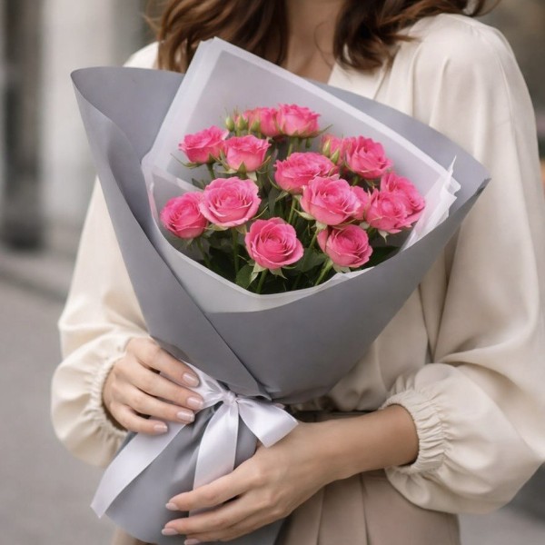 Мини букет из кустовых роз