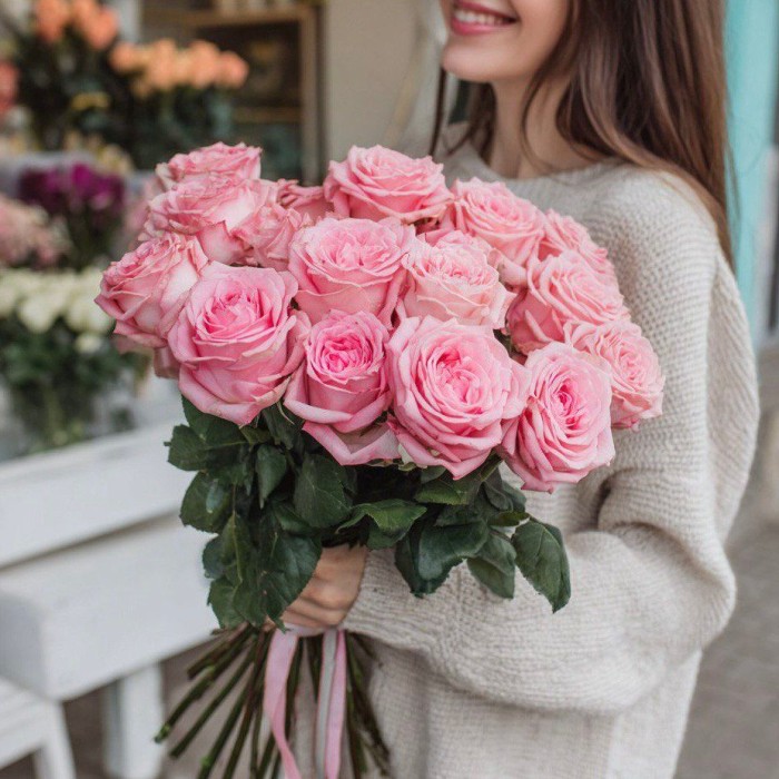 Букет 17 розовых роз 50 см
