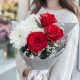 3 красные розы и кустовая хризантема
