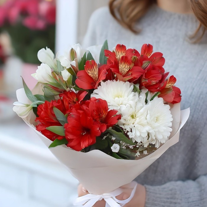 Букет 5 альстромерий с белой хризантемой