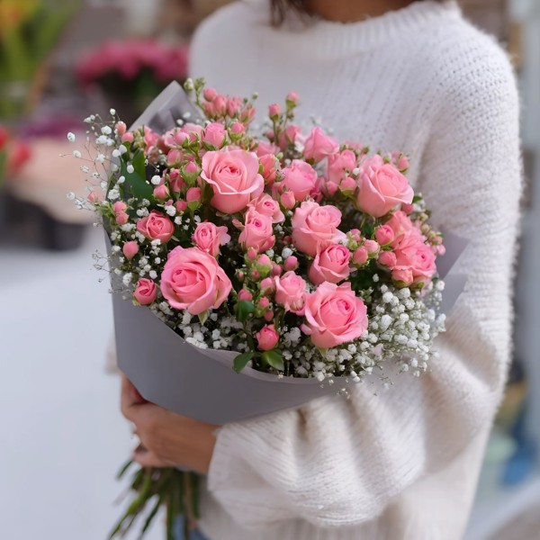 7 розовых кустовых роз